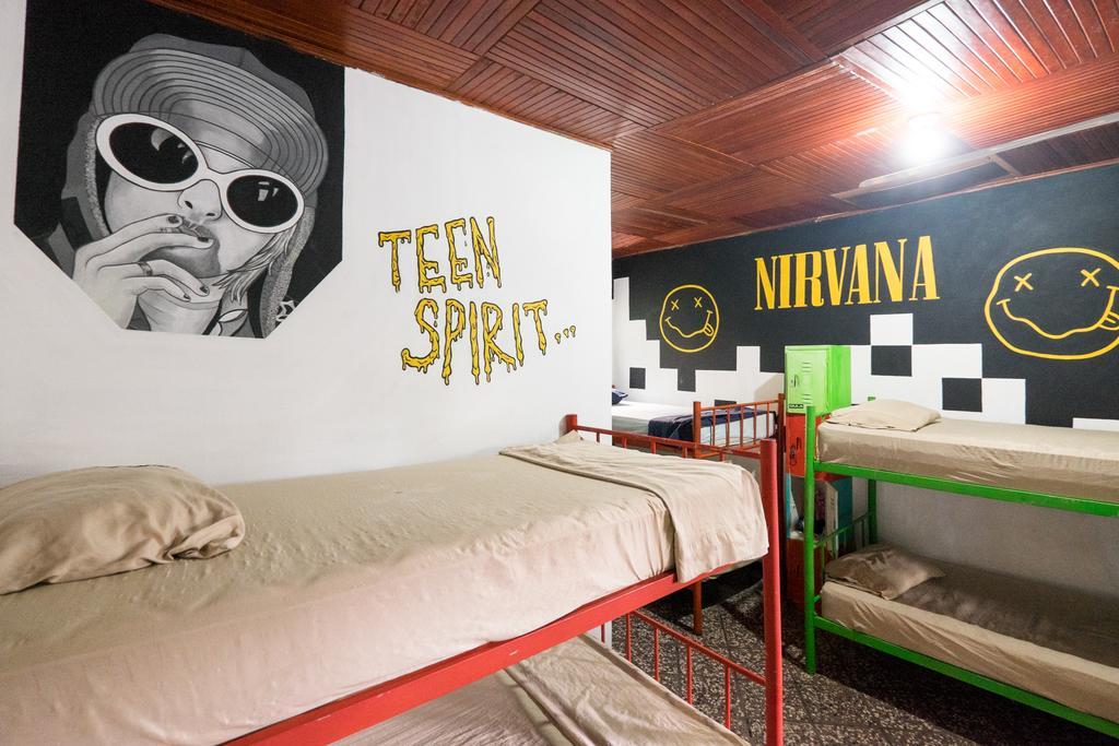 Pura Vida Hostel 타마린도 외부 사진